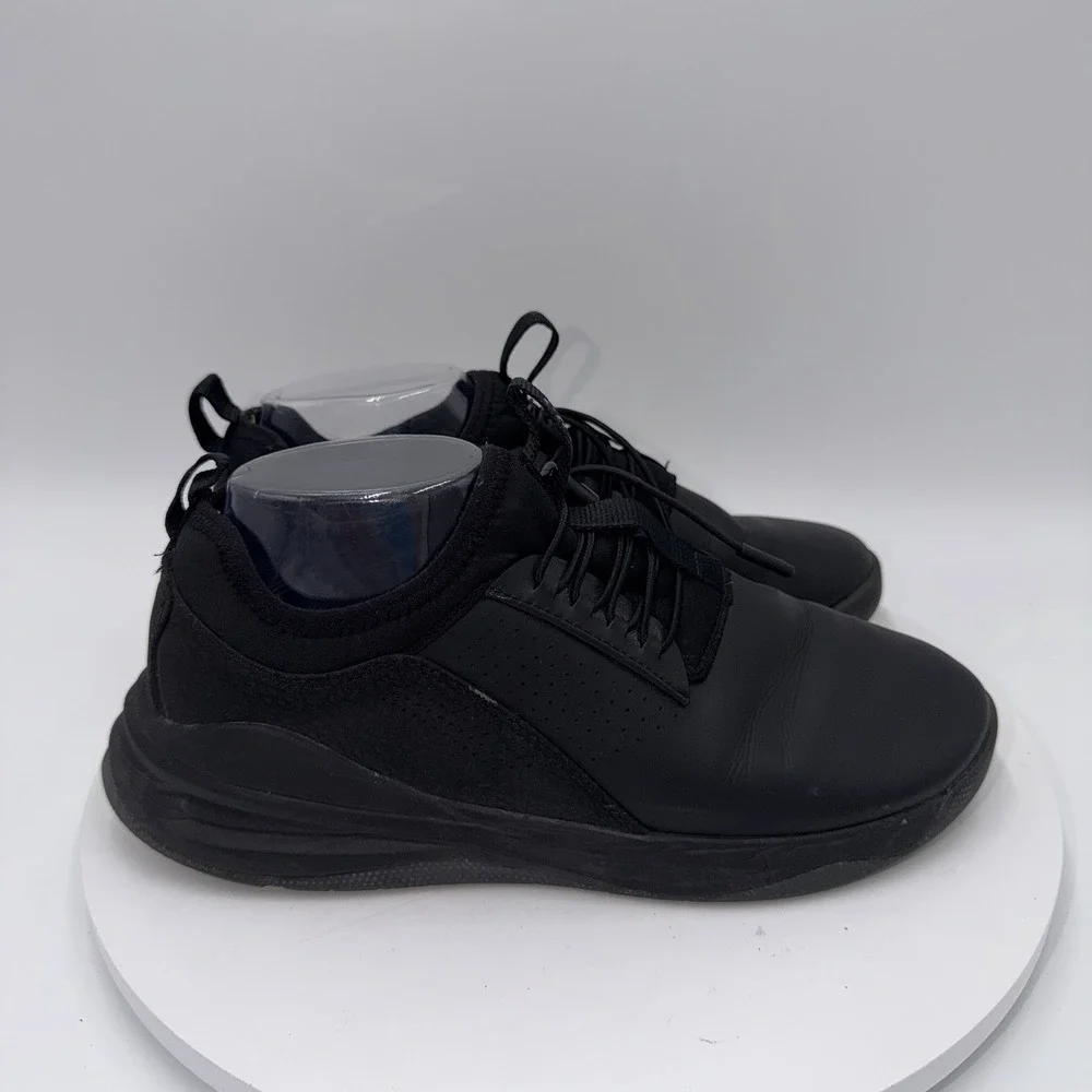 Clove Nursing Shoes All Black Women's Size 9.5 Men's Size 8 Waterproof